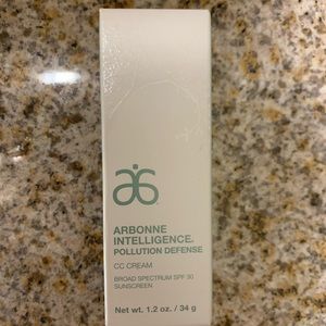Arbonne CC Cream- Light. ⭐️New in box!